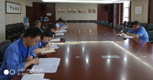 黨群黨支部組織開展黨員政治理論學(xué)習(xí)